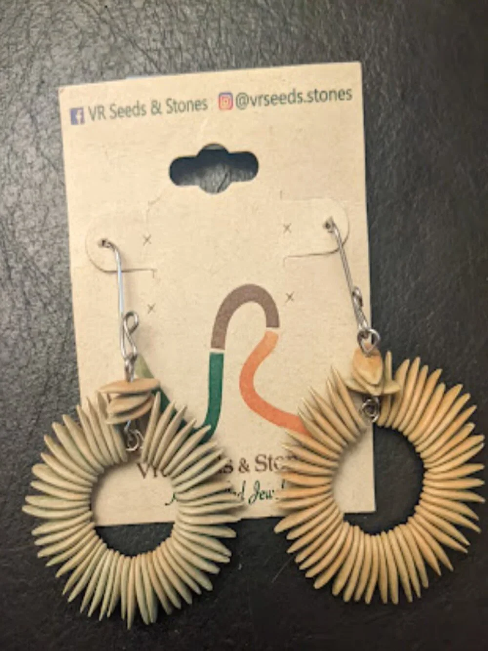 VR Seeds and Fruits - Melon Seed Hoop Earrings